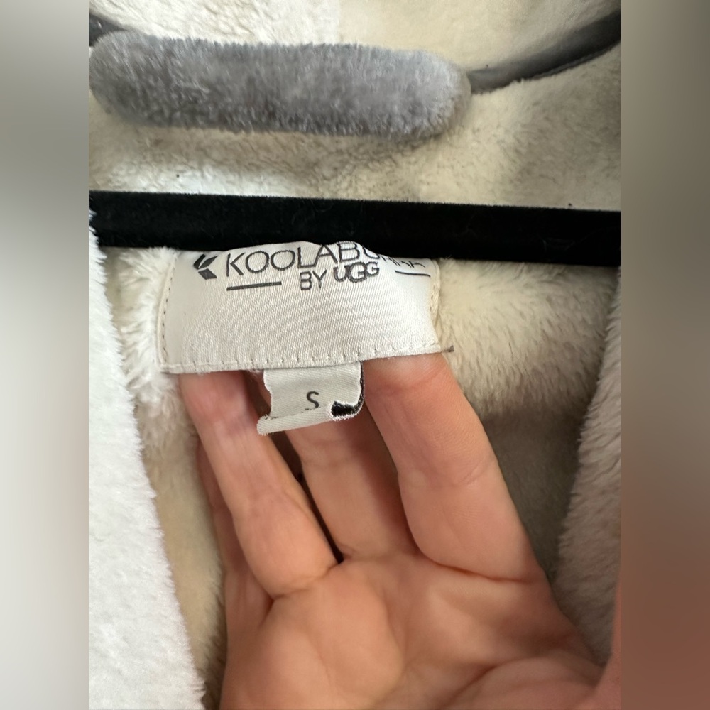 Koolaburra by UGG Plush Wrap Grey Robe - Picture 2 of 4